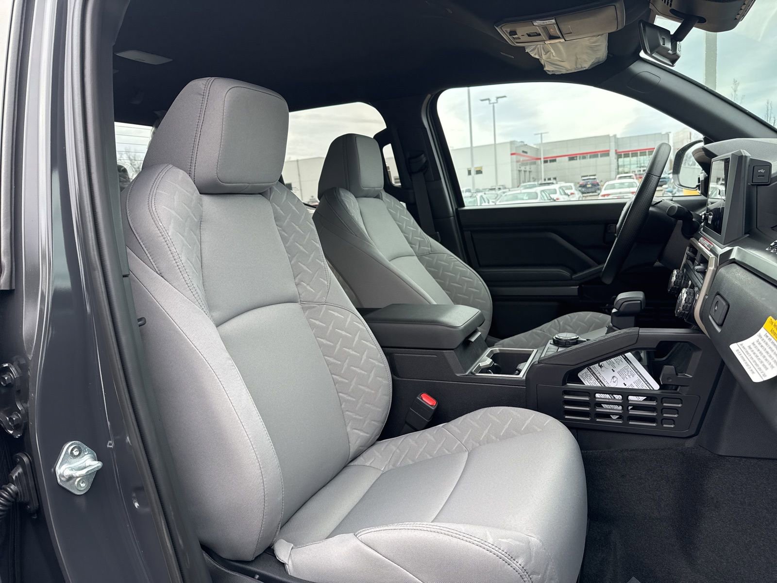 2026 Toyota Tacoma SR5 - Photo 14