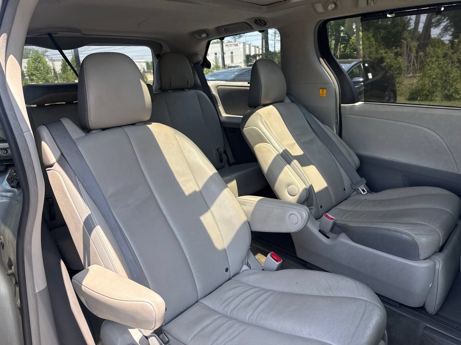 Thumbnail: 2012 Toyota Sienna - 22