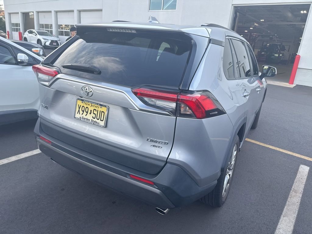 2019 Toyota RAV4 Limited photo 3