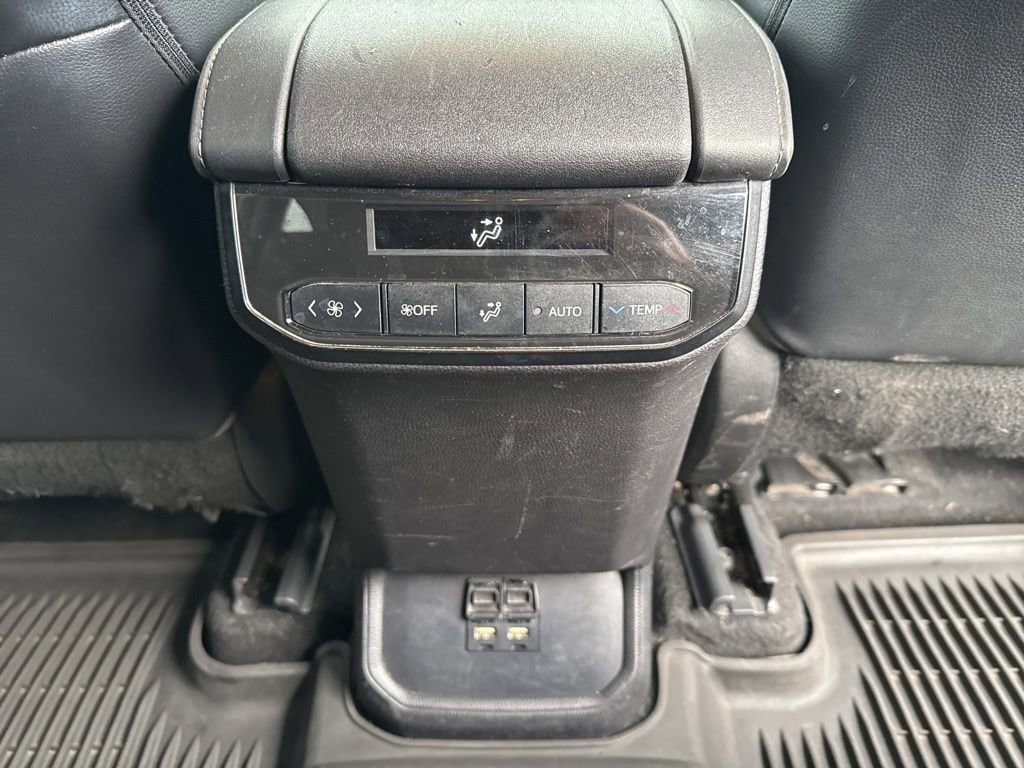 Thumbnail: 2021 Toyota Highlander - 31