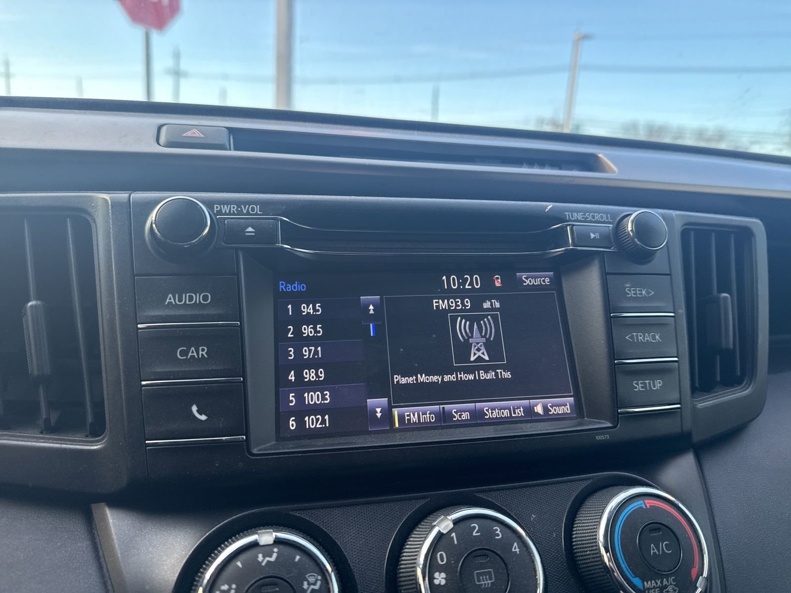 Thumbnail: 2017 Toyota RAV4 - 25