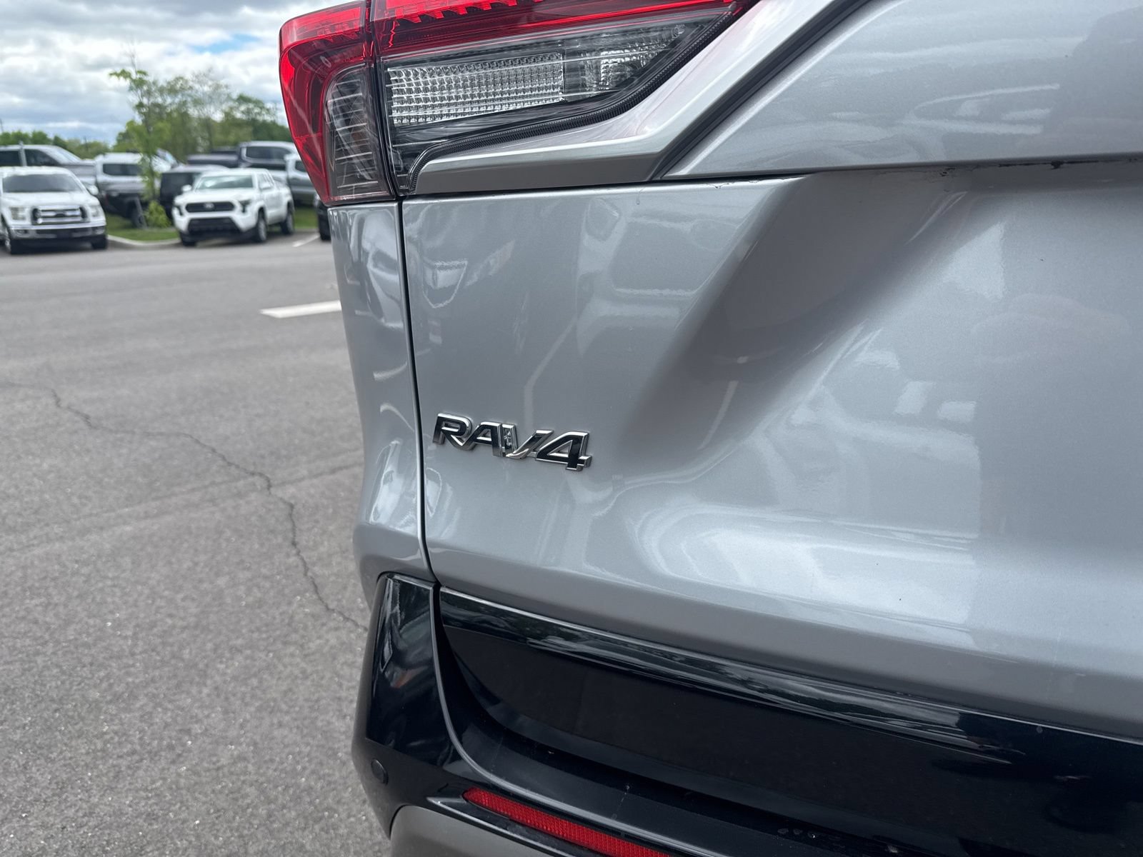 Thumbnail: 2024 Toyota RAV4 - 15