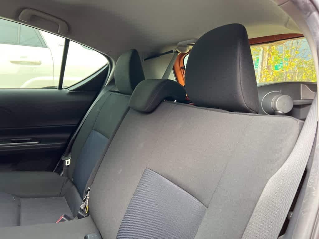 Thumbnail: 2015 Toyota Prius c - 13