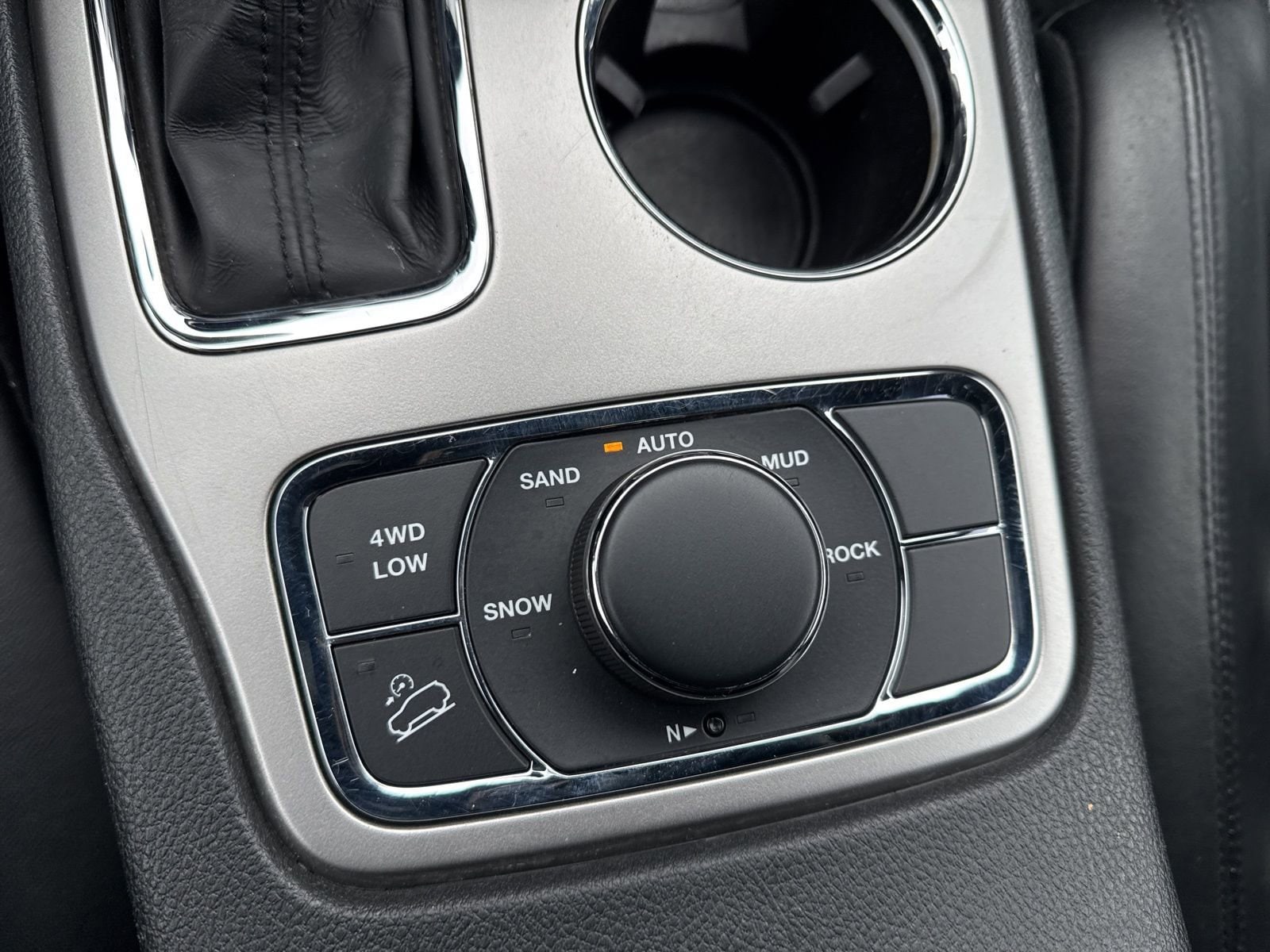 Thumbnail: 2018 Jeep Grand Cherokee - 31