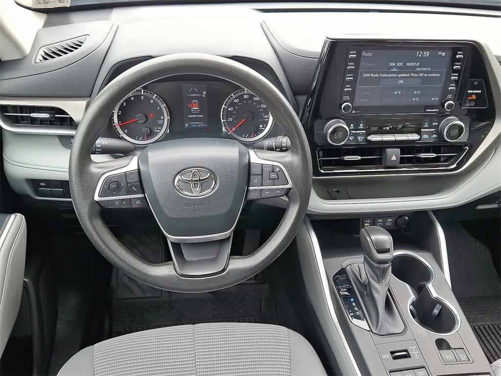 Thumbnail: 2022 Toyota Highlander - 17