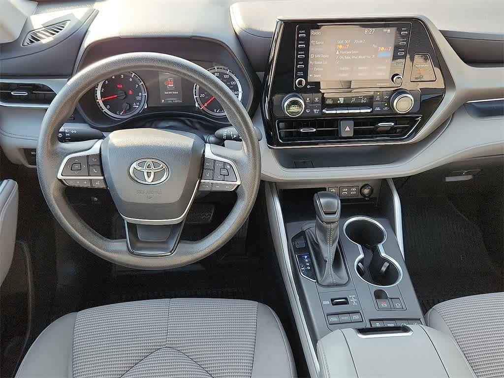 Thumbnail: 2022 Toyota Highlander - 17