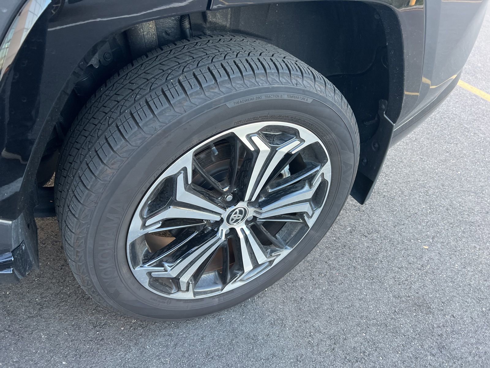 Thumbnail: 2023 Toyota RAV4 - 25