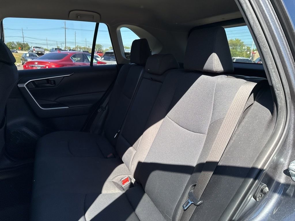 Thumbnail: 2019 Toyota RAV4 - 19