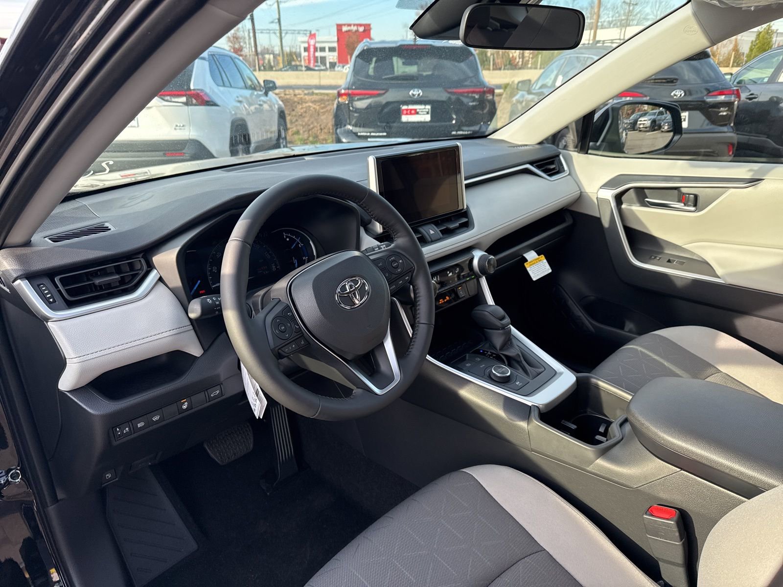 Thumbnail: 2025 Toyota RAV4 - 10