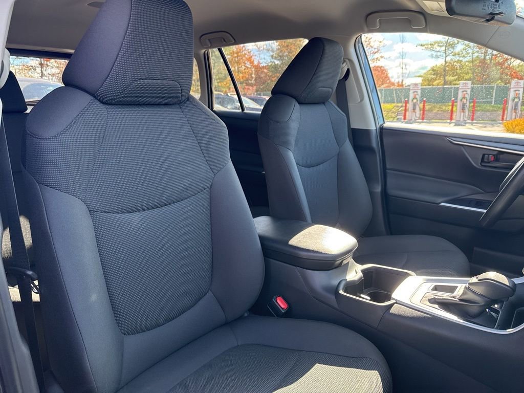 Thumbnail: 2025 Toyota RAV4 - 14