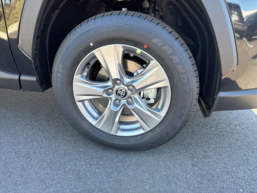 Thumbnail: 2025 Toyota RAV4 - 8