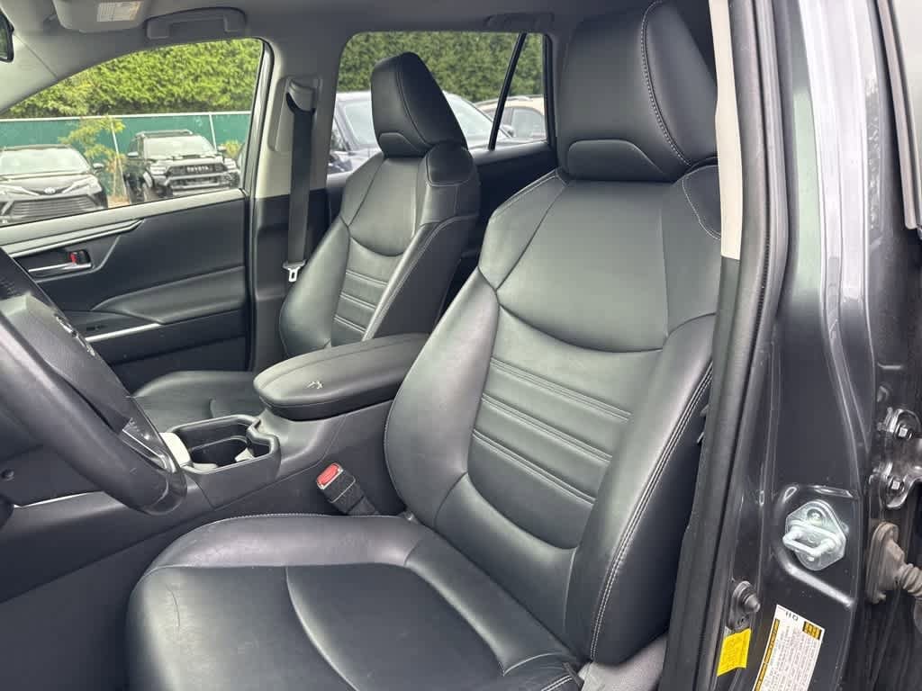 Thumbnail: 2019 Toyota RAV4 - 18