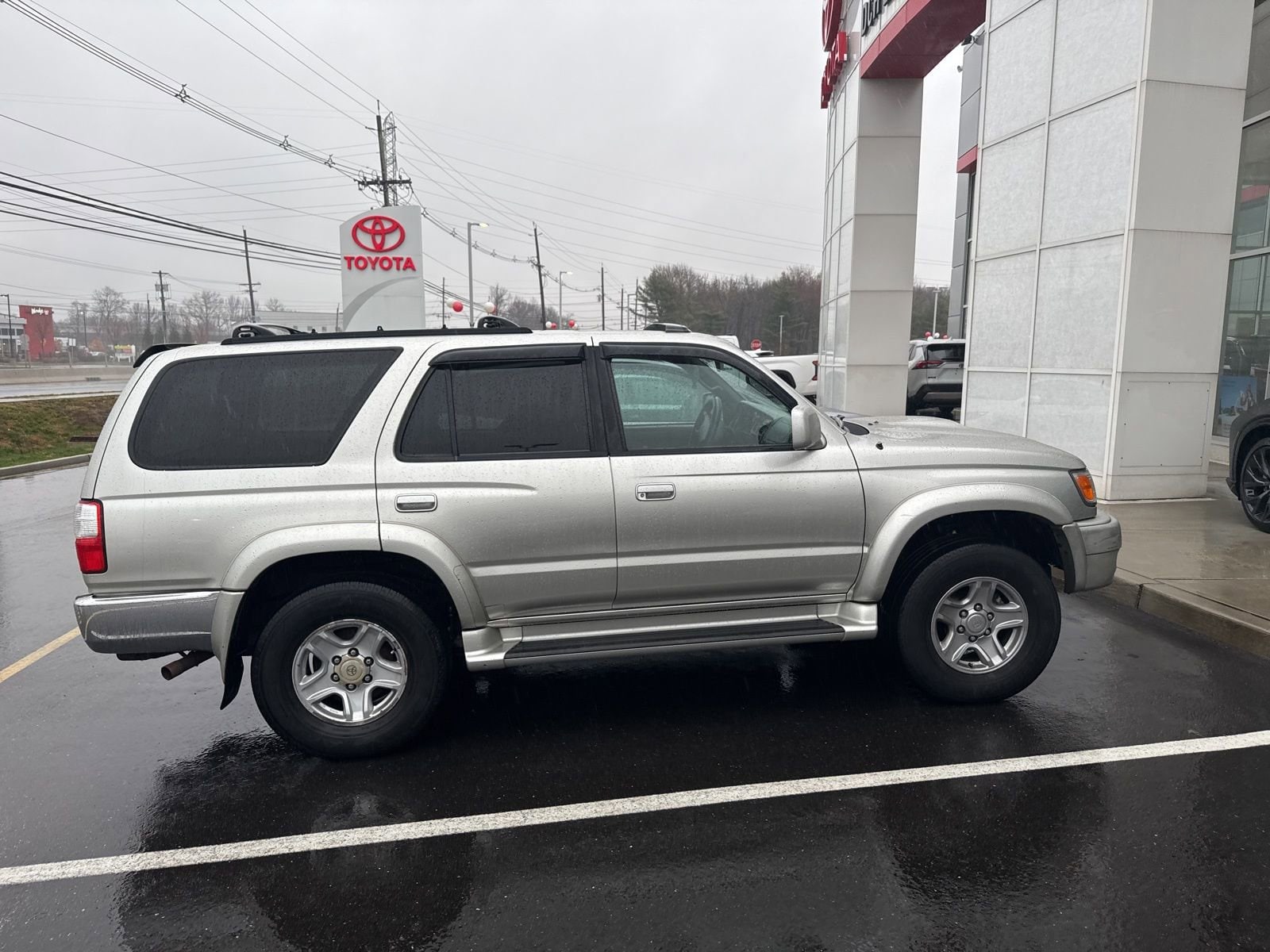 Thumbnail: 2001 Toyota 4Runner - 3