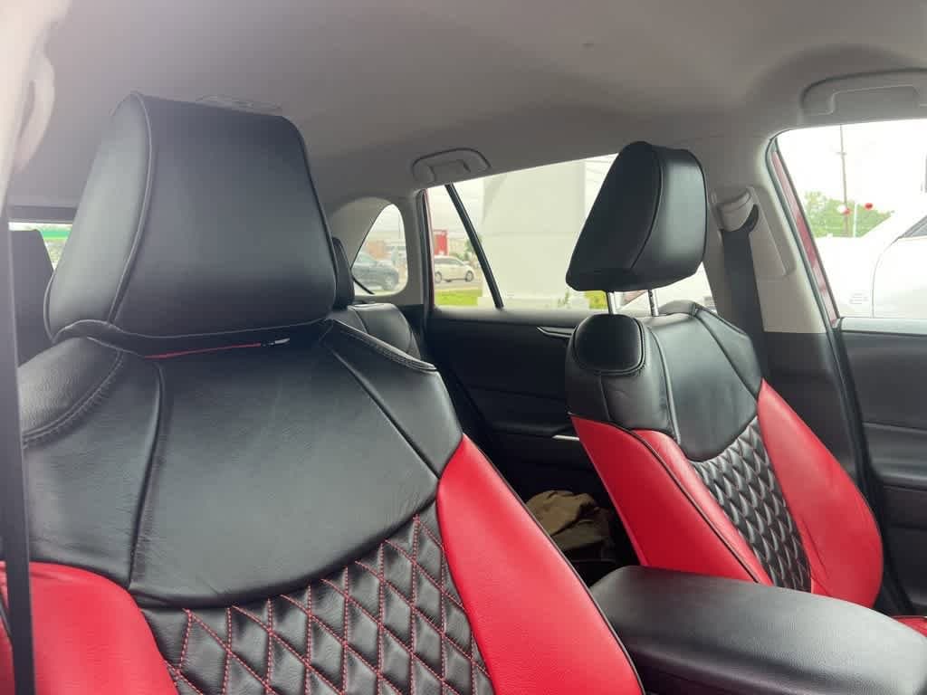 2020 Toyota RAV4 XLE 14