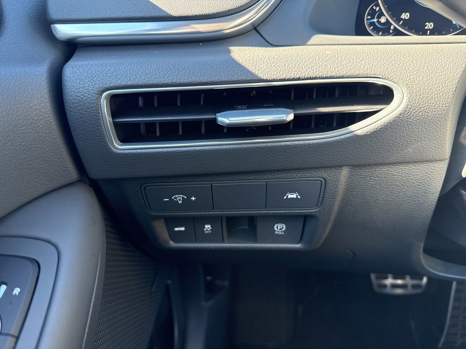 Thumbnail: 2023 Hyundai Sonata - 31