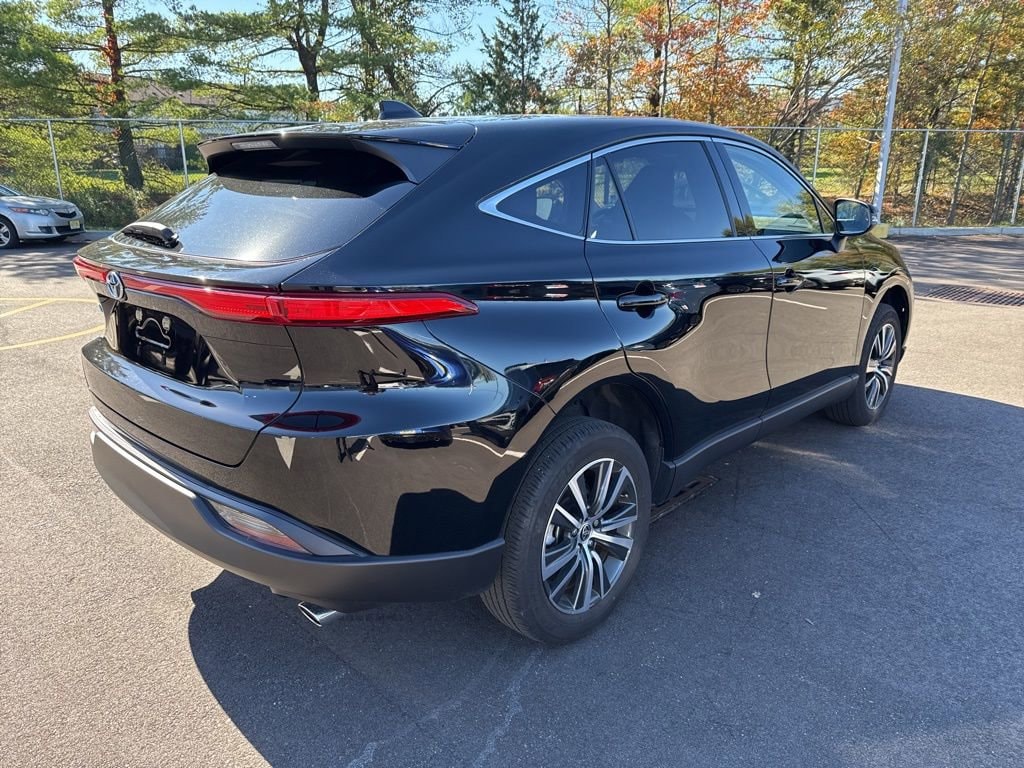 Thumbnail: 2023 Toyota Venza - 5