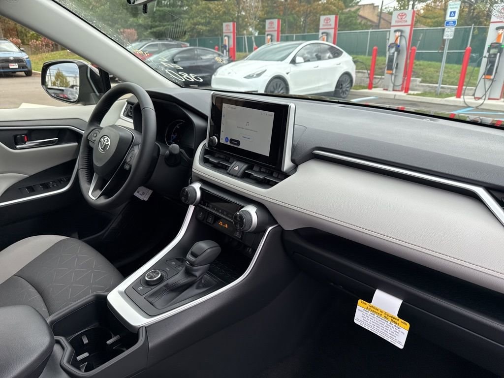 Thumbnail: 2025 Toyota RAV4 - 13
