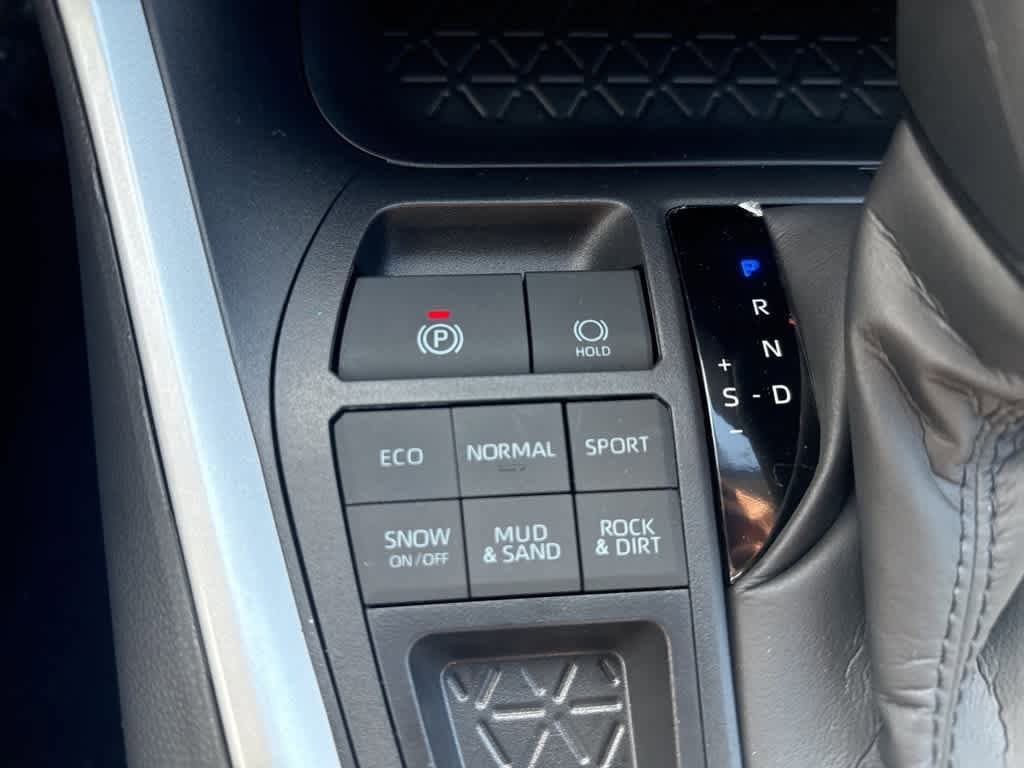 Thumbnail: 2025 Toyota RAV4 - 20