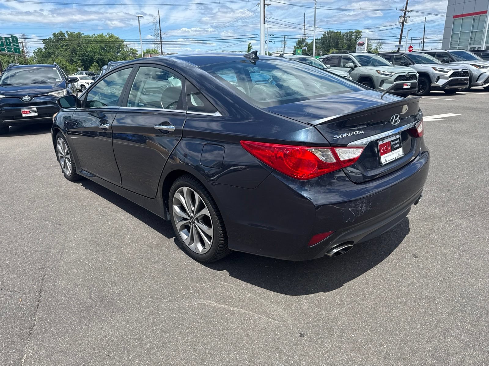 Thumbnail: 2014 Hyundai Sonata - 12