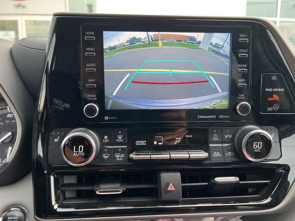 Thumbnail: 2022 Toyota Highlander - 17
