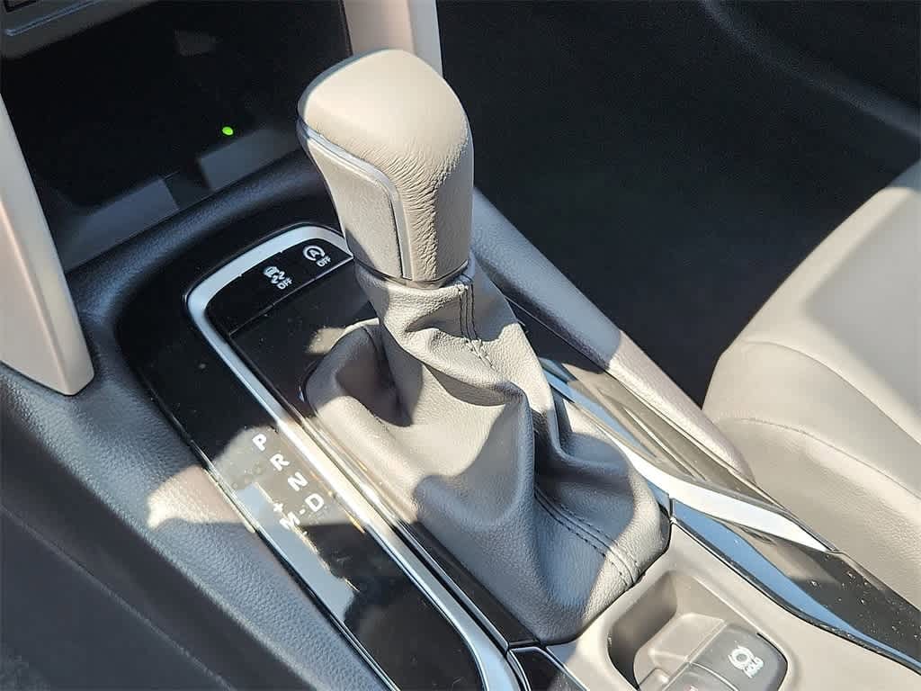 2025 Toyota Corolla Cross XLE 14