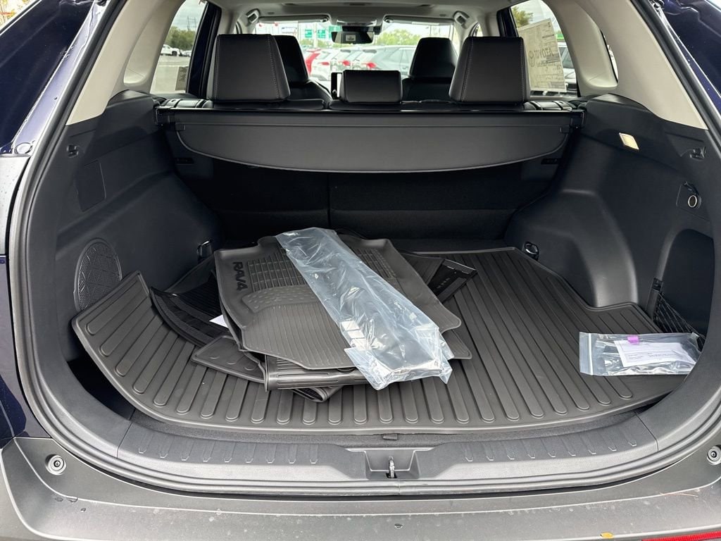 Thumbnail: 2025 Toyota RAV4 - 9