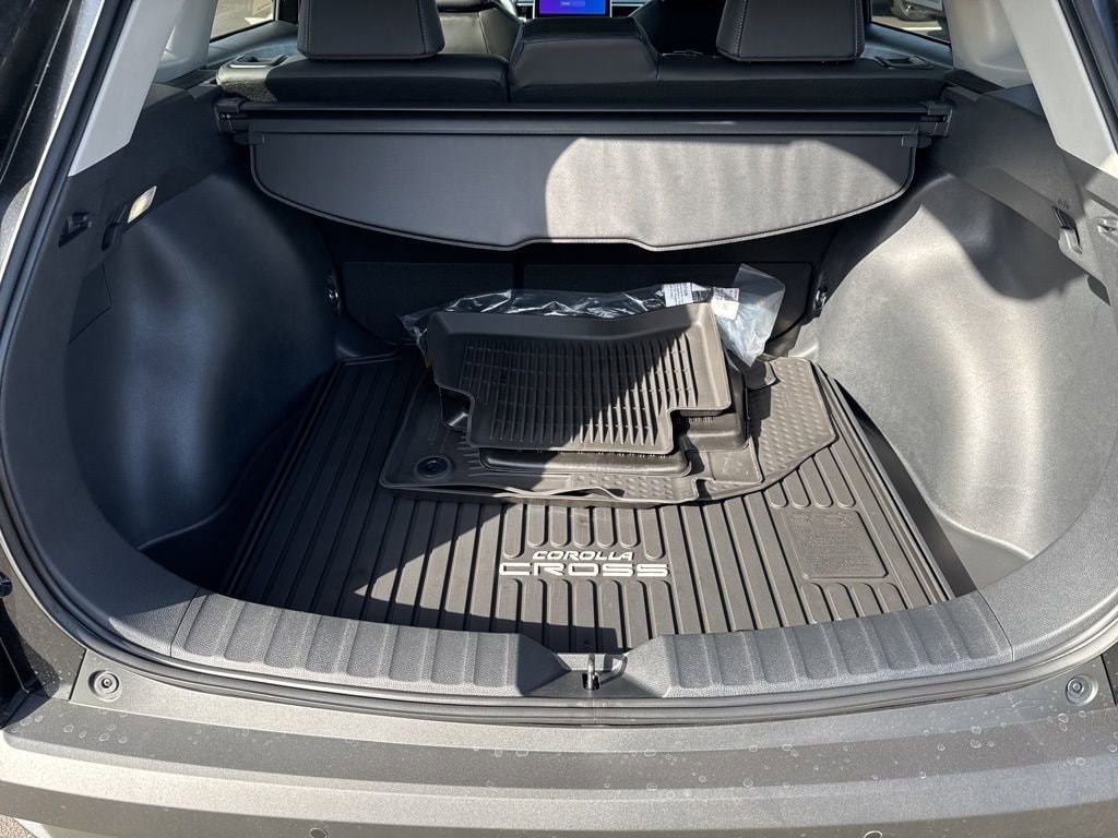 Thumbnail: 2026 Toyota Corolla Cross - 8