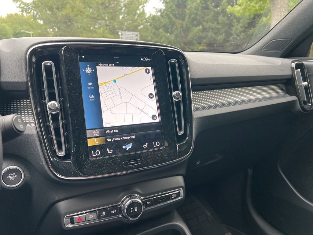 Thumbnail: 2021 Volvo XC40 - 20