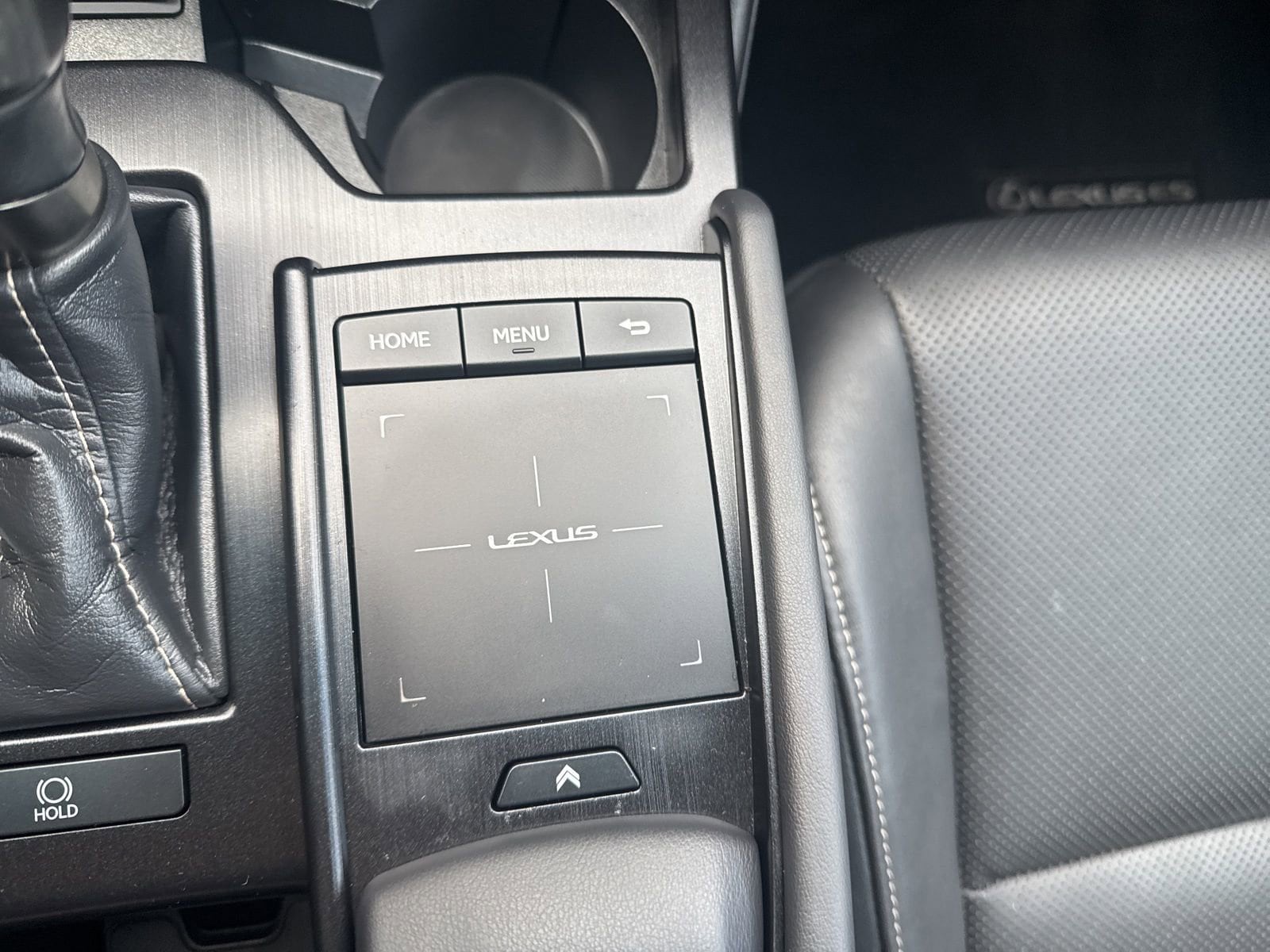 Thumbnail: 2020 Lexus ES - 29