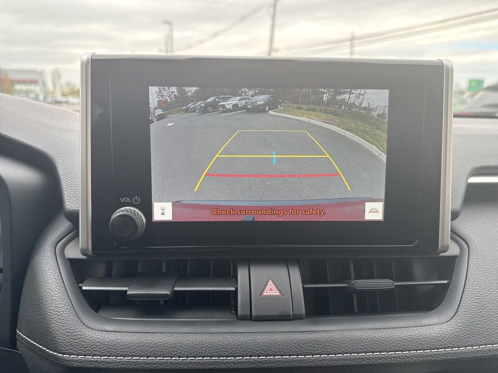 Thumbnail: 2025 Toyota RAV4 - 17