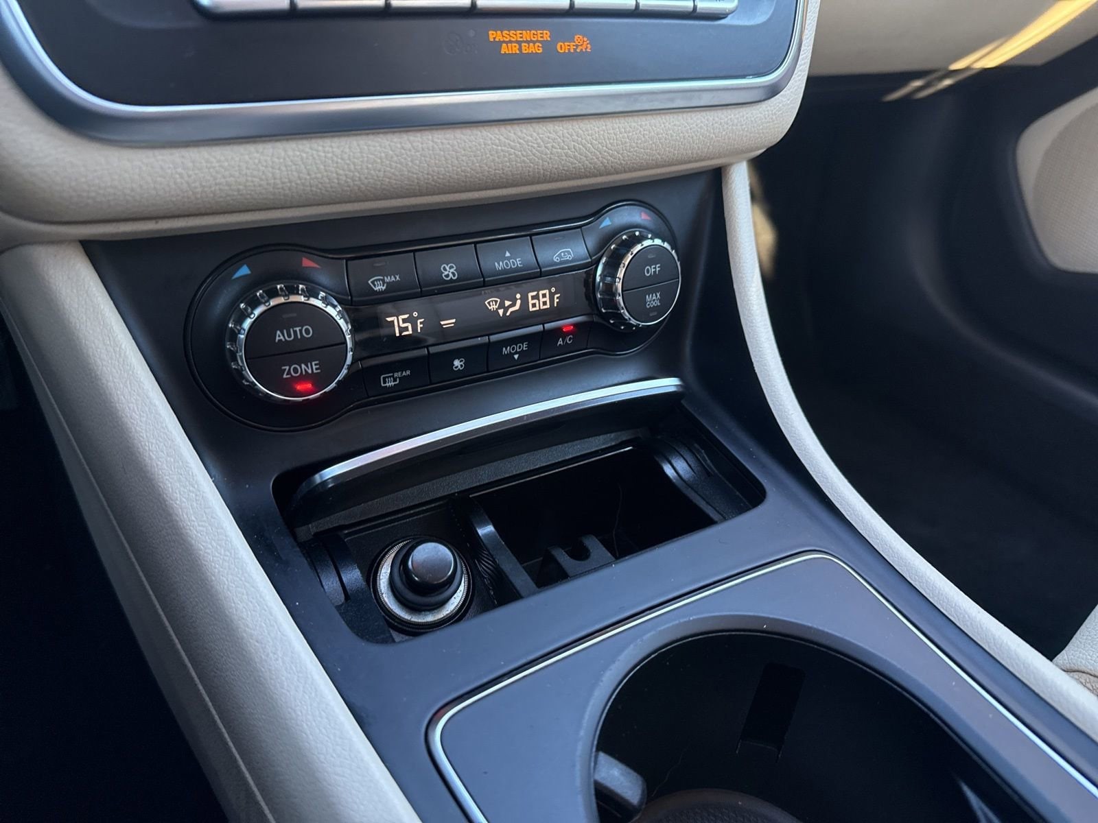 Thumbnail: 2018 Mercedes-Benz GLA - 27