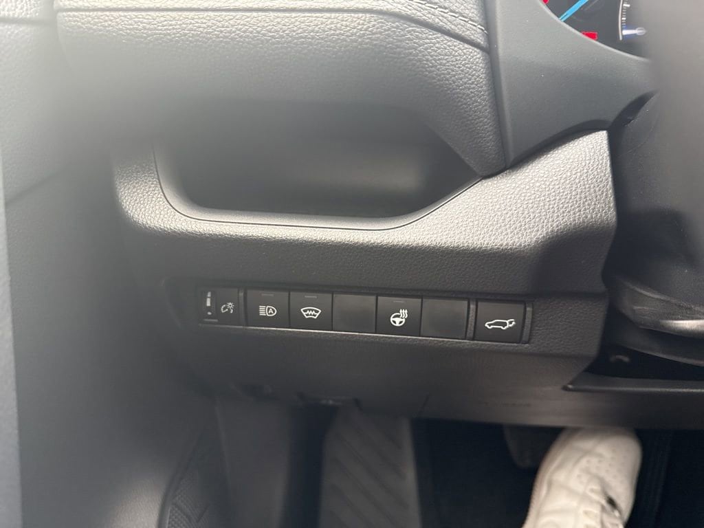 Thumbnail: 2025 Toyota RAV4 - 24