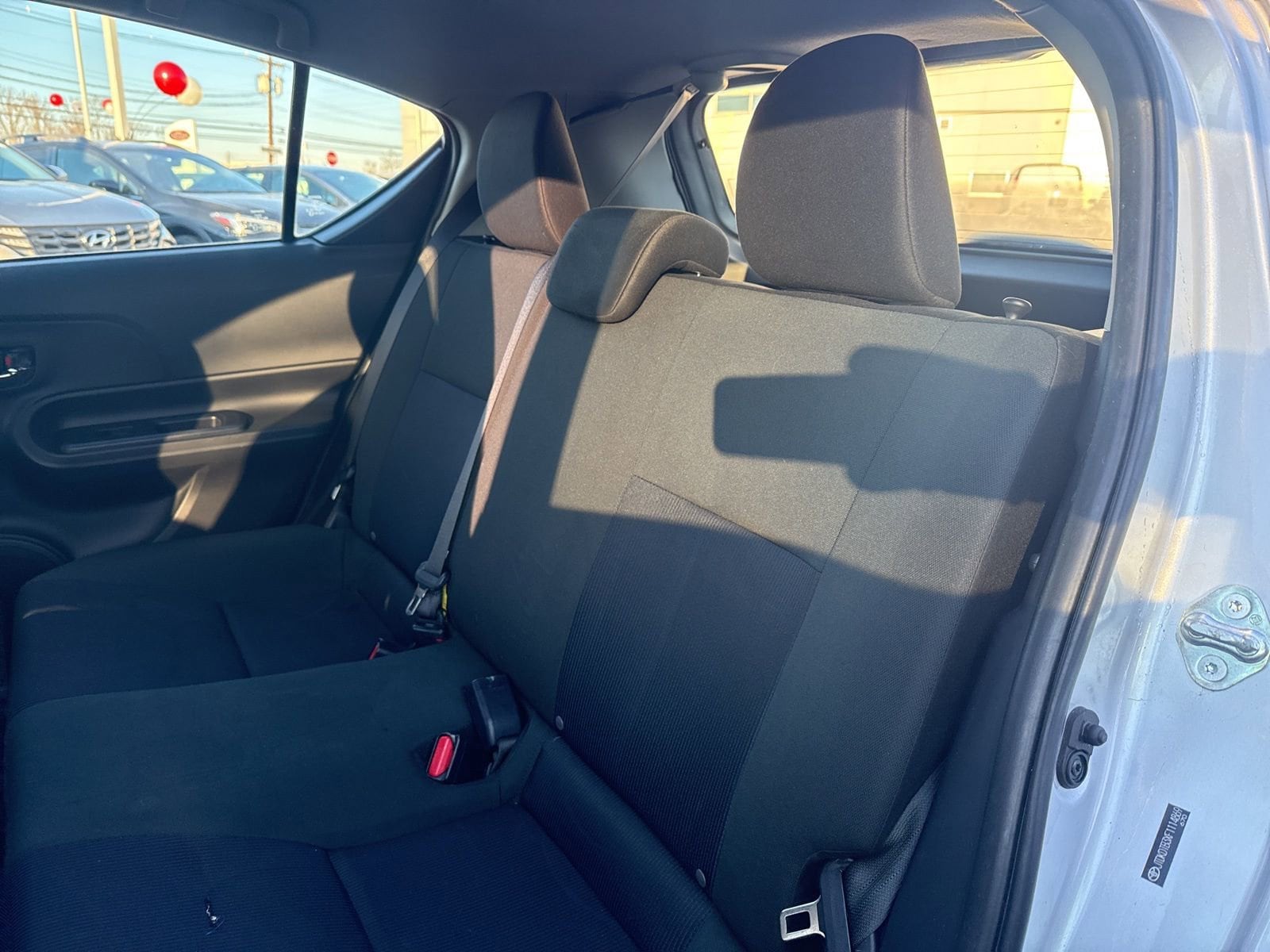 Thumbnail: 2015 Toyota Prius c - 20