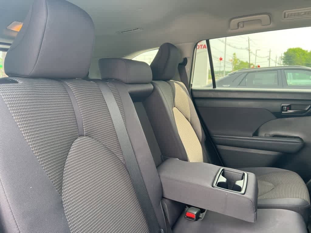 2021 Toyota Highlander L 19