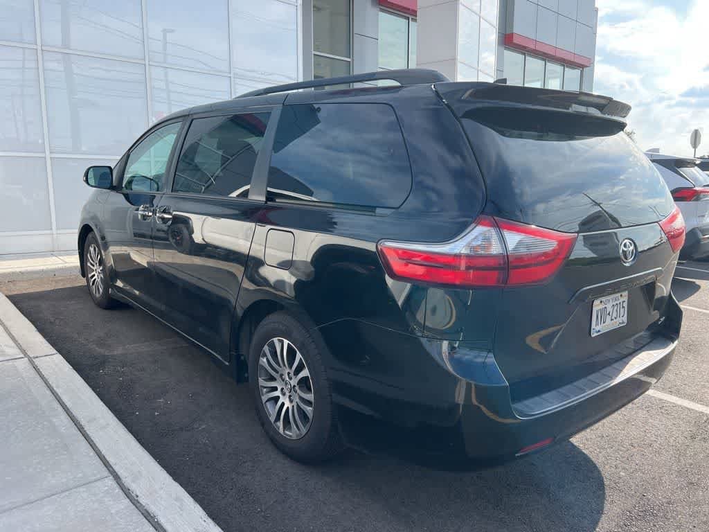Thumbnail: 2020 Toyota Sienna - 4