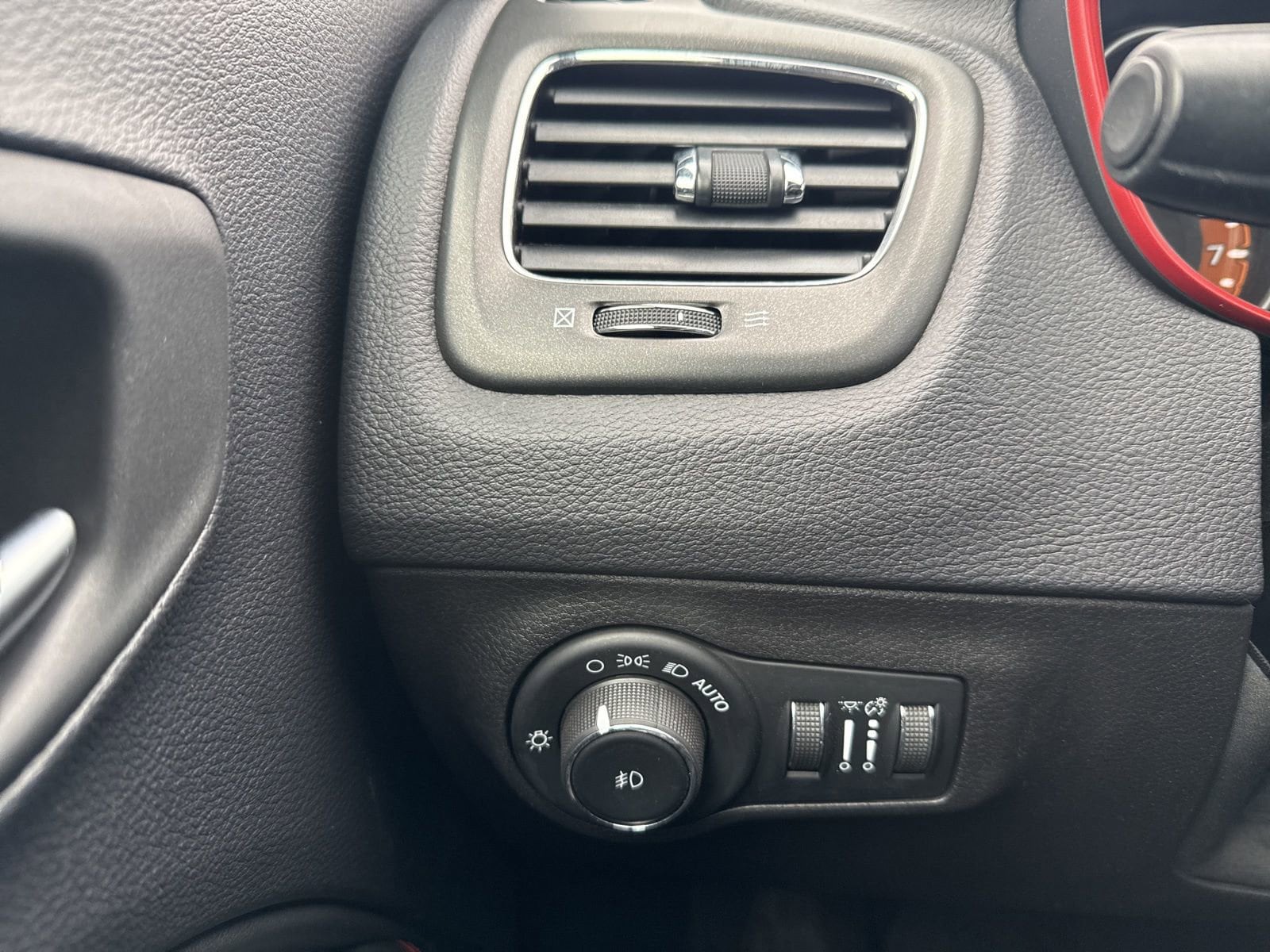 Thumbnail: 2017 Jeep Compass - 32