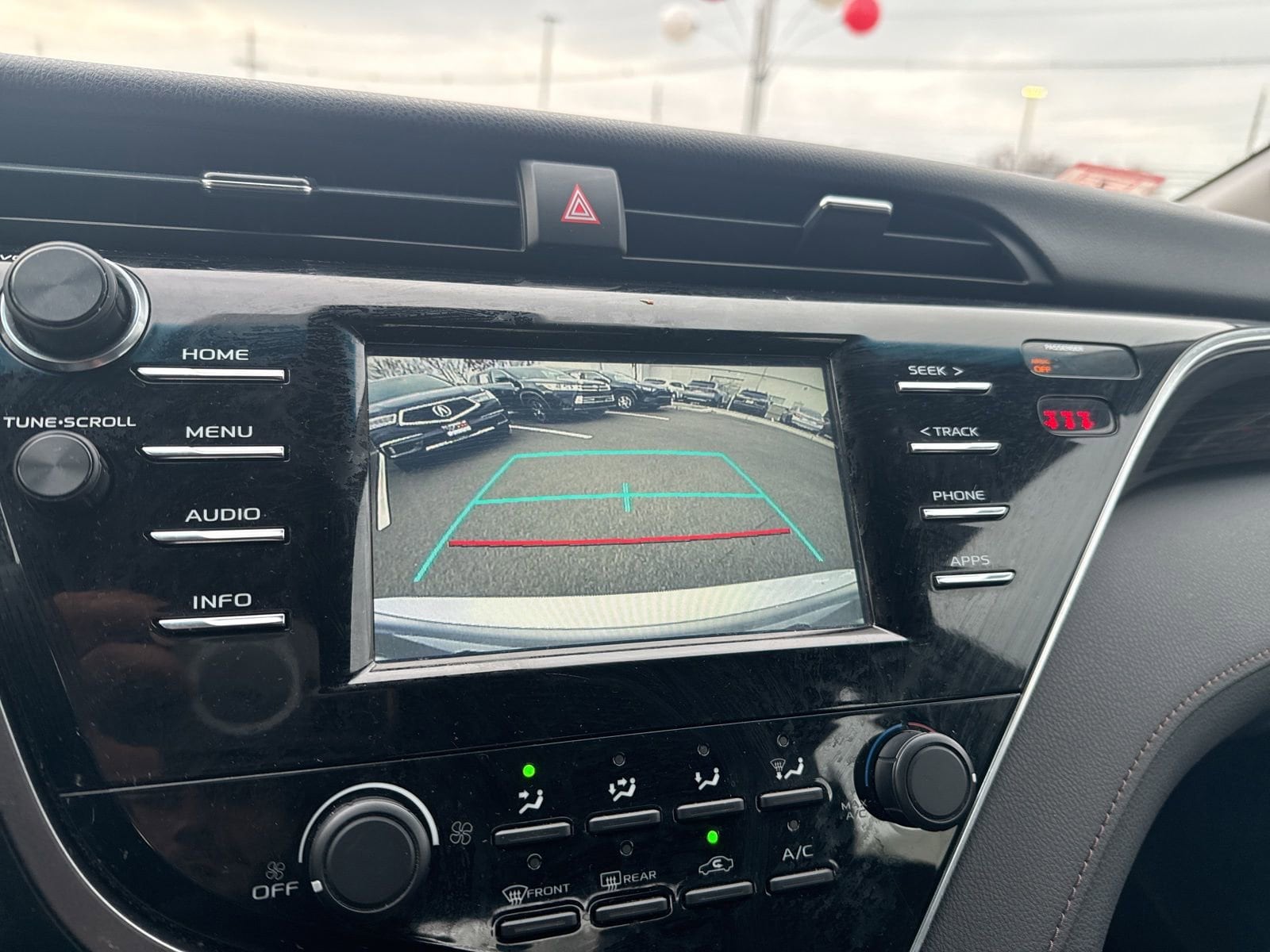 Thumbnail: 2018 Toyota Camry - 29