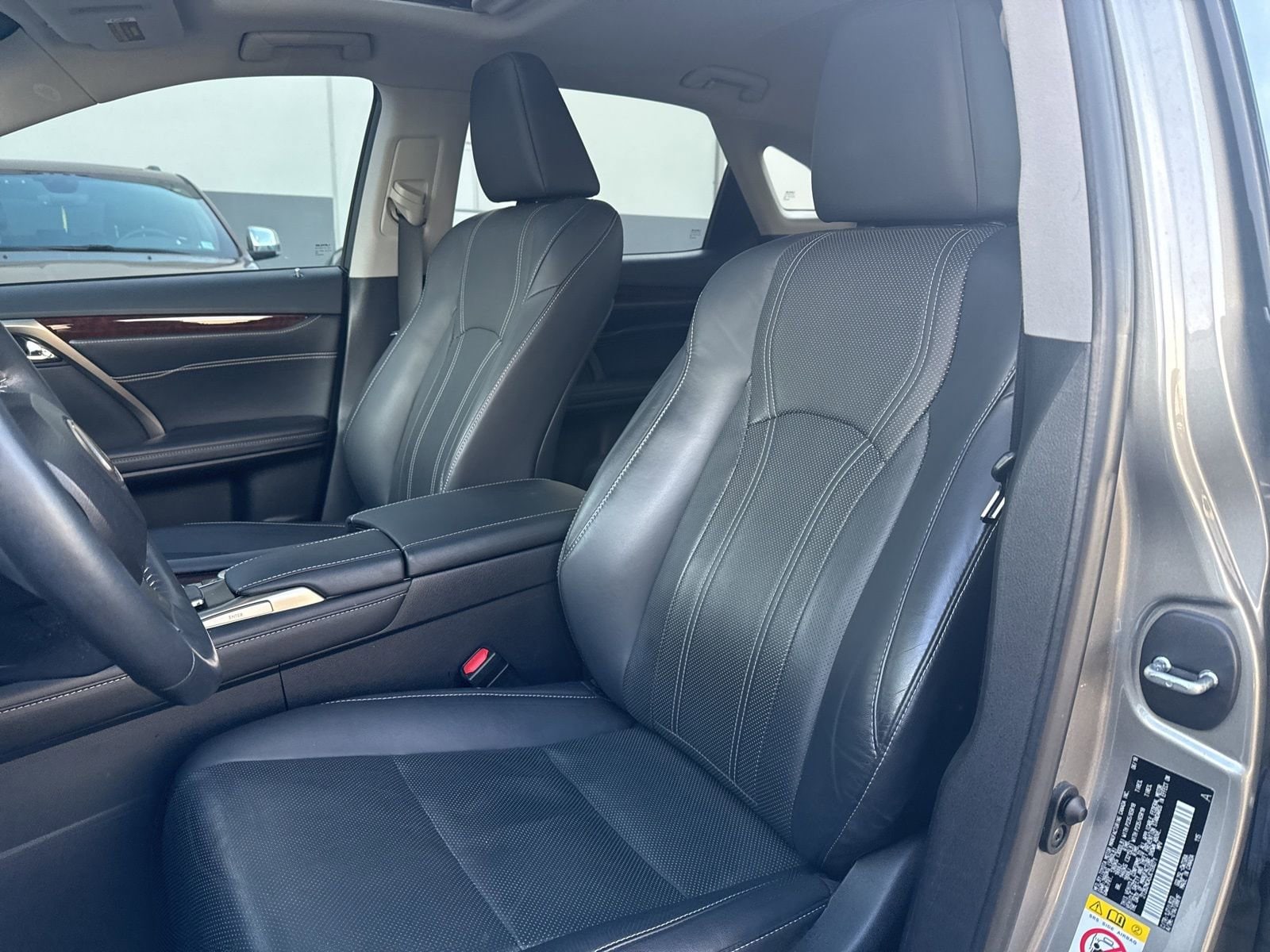 Thumbnail: 2018 Lexus RX - 17