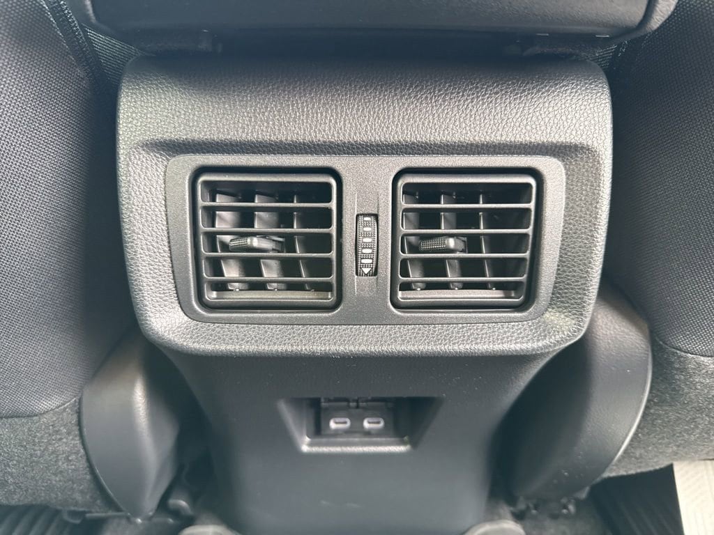 Thumbnail: 2023 Toyota Venza - 31