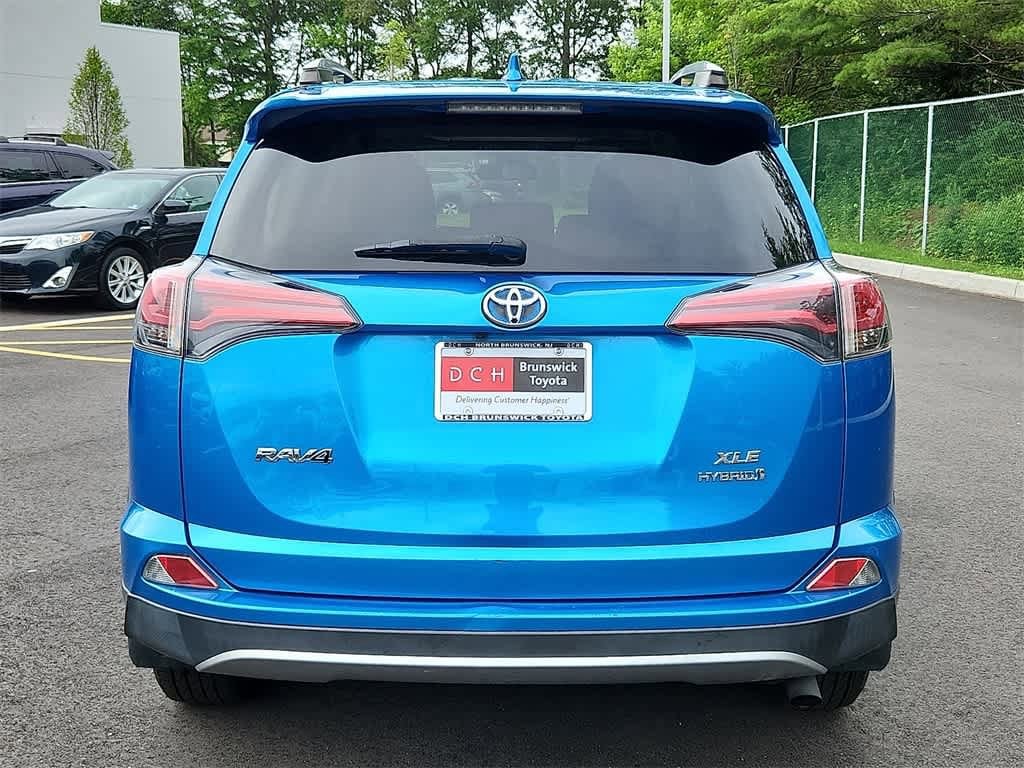 Thumbnail: 2017 Toyota RAV4 - 5