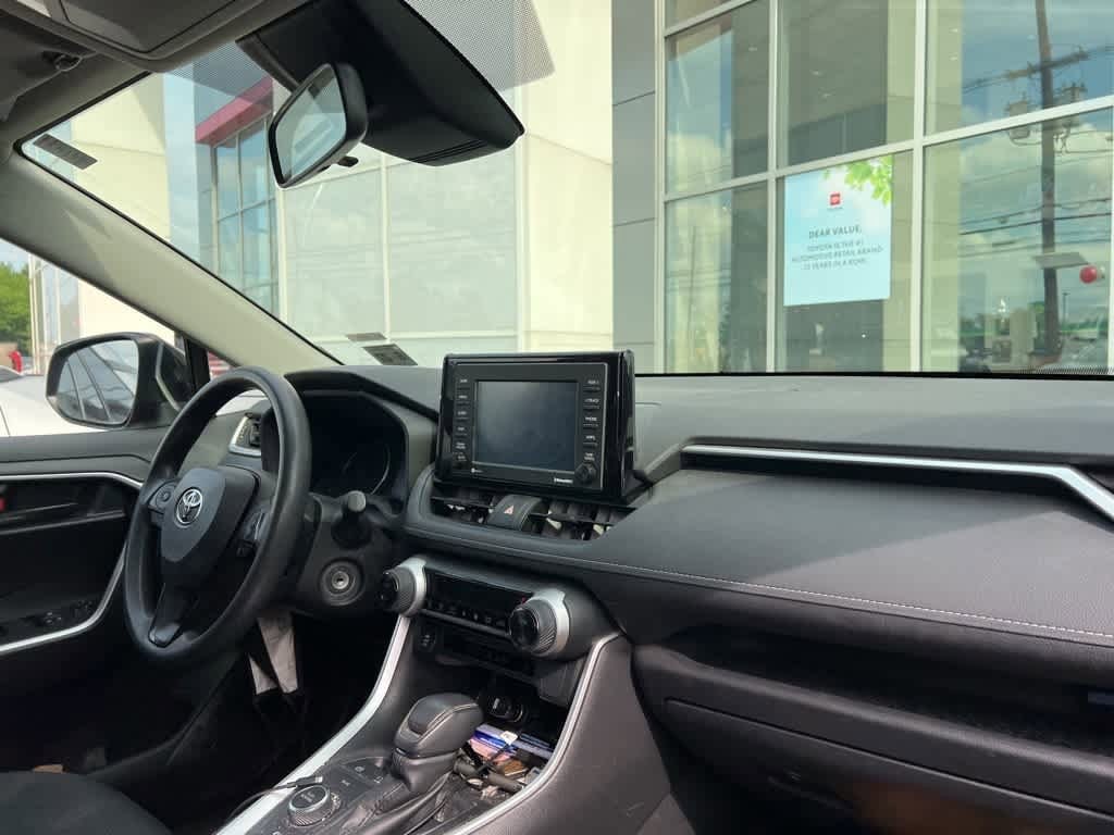 Thumbnail: 2022 Toyota RAV4 - 13