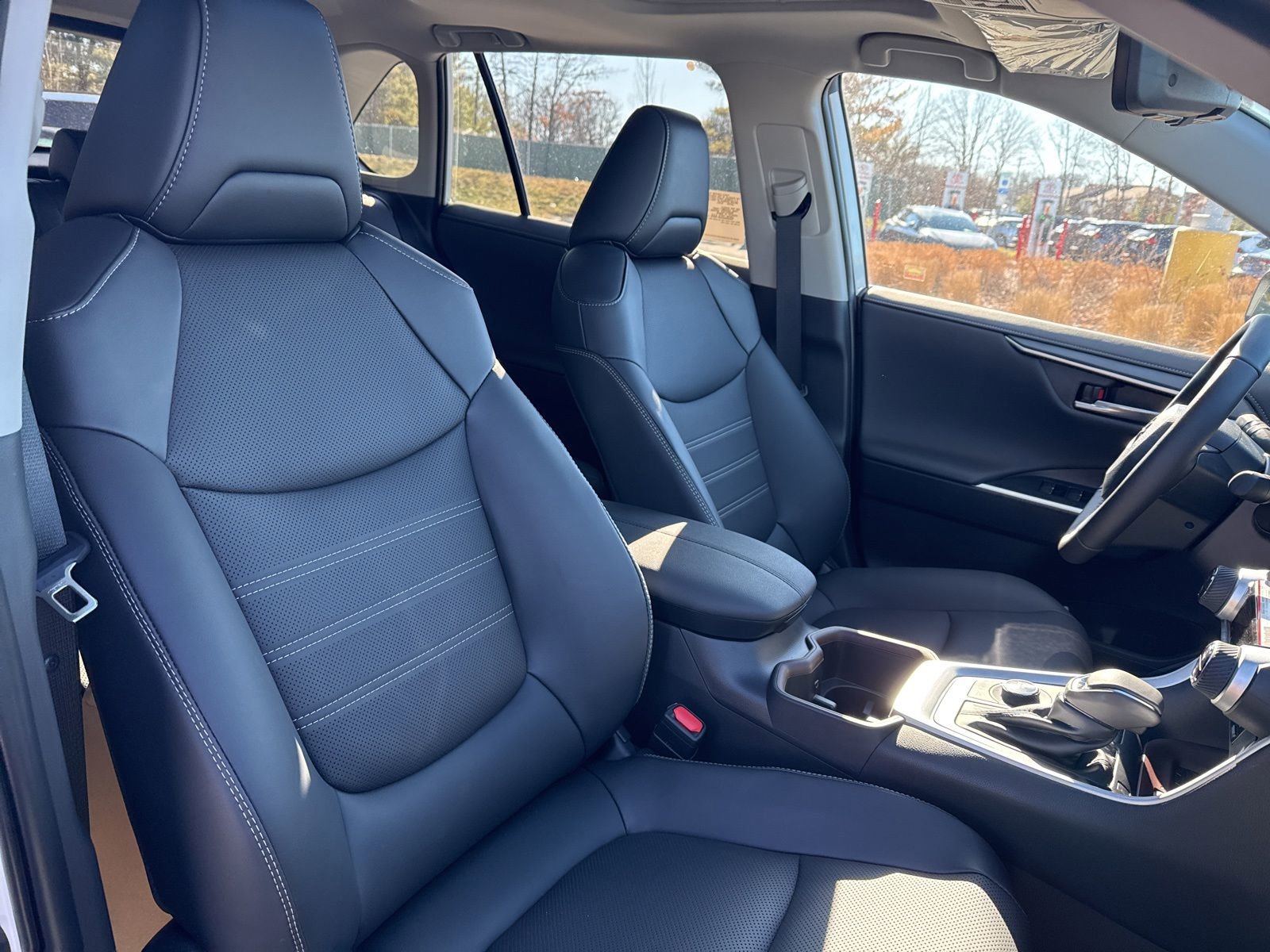 Thumbnail: 2025 Toyota RAV4 - 14