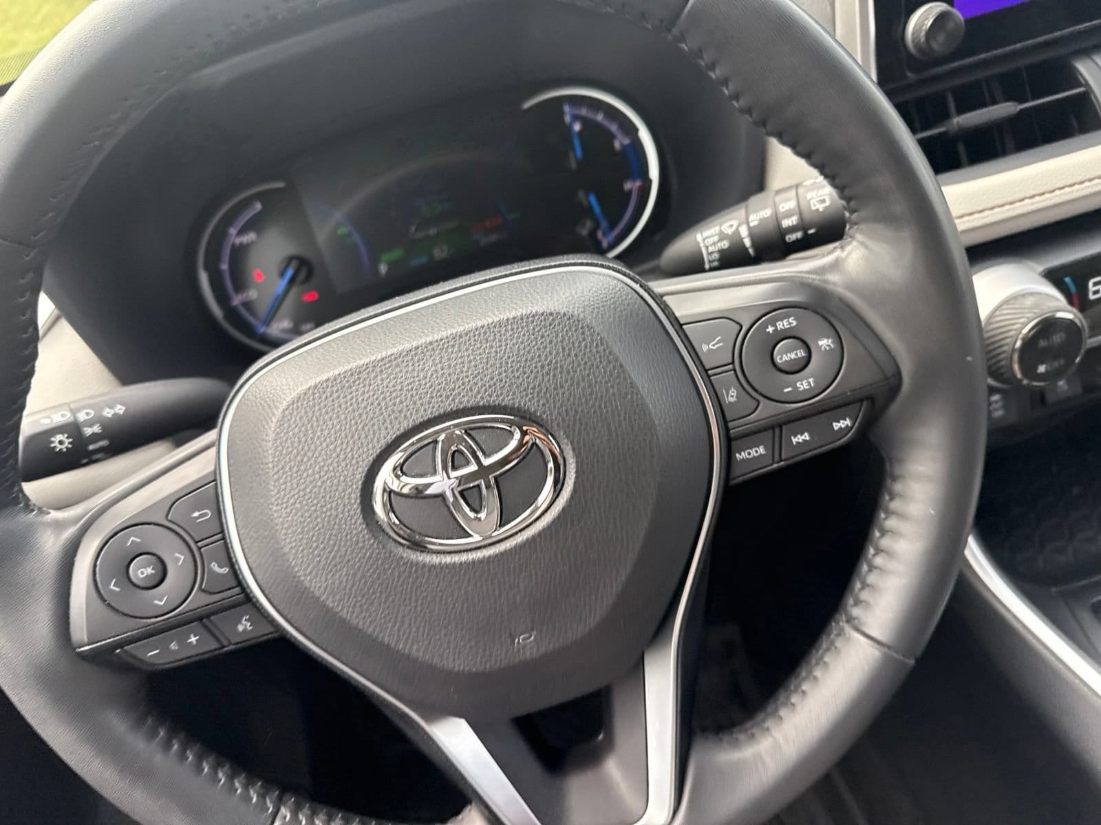 Thumbnail: 2023 Toyota RAV4 - 31