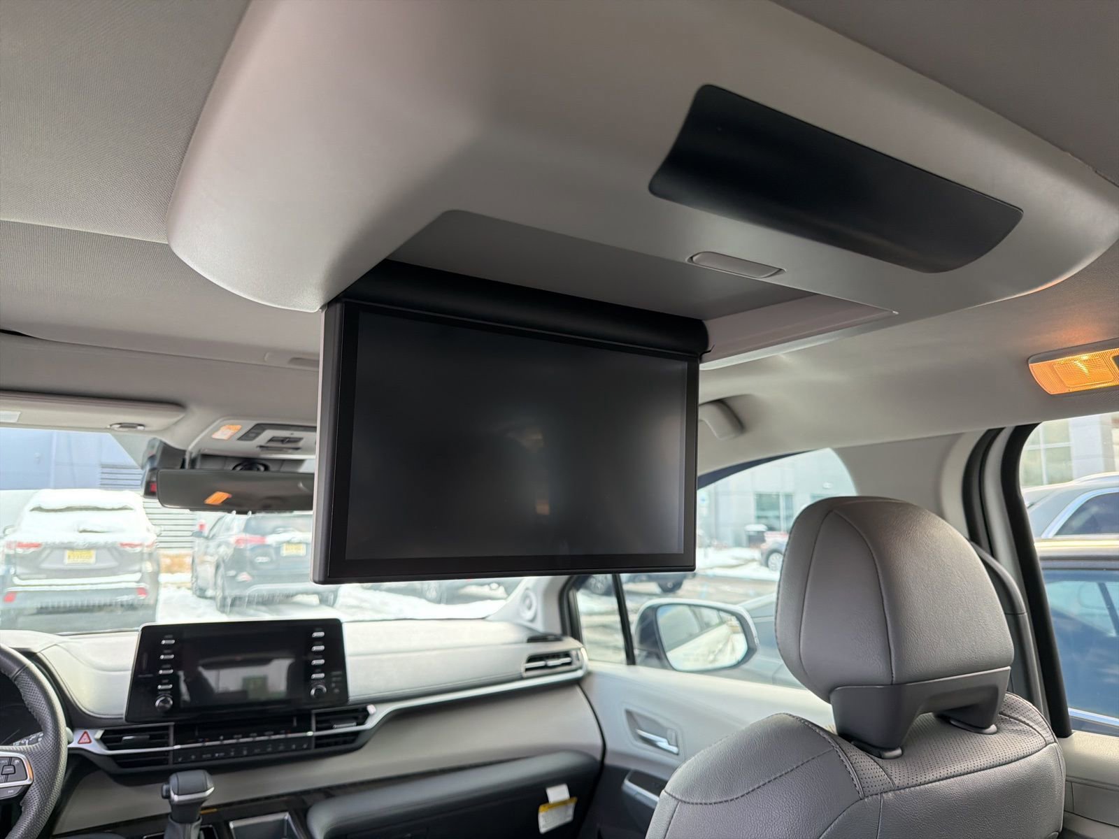 Thumbnail: 2024 Toyota Sienna - 21