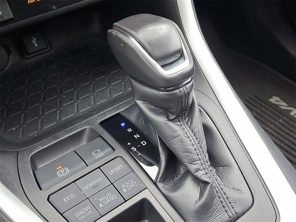 2021 Toyota RAV4 XLE Premium 19