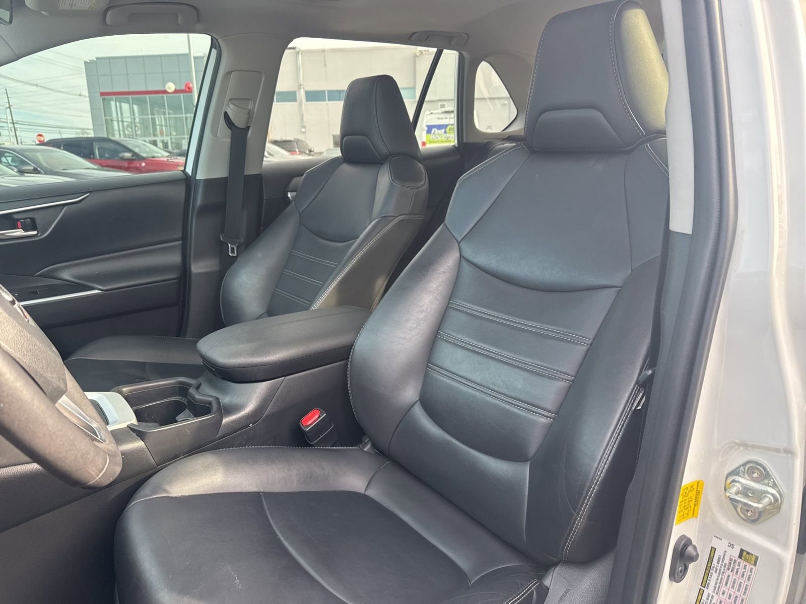 Thumbnail: 2019 Toyota RAV4 - 18