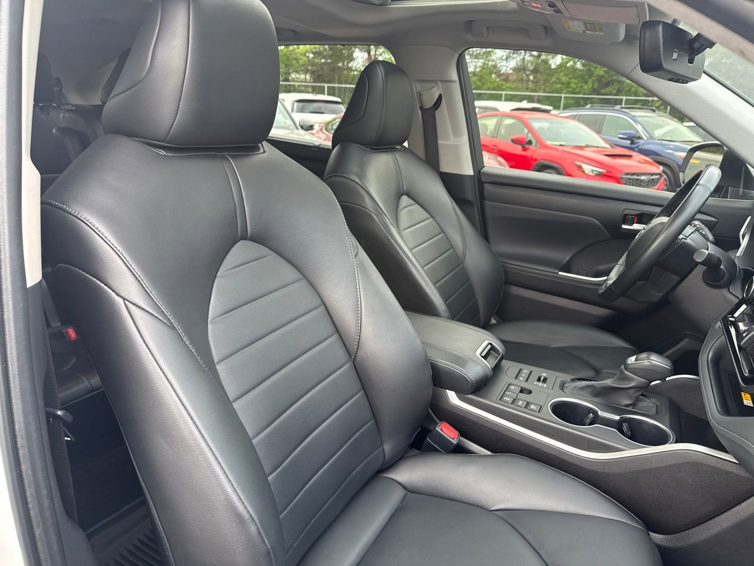 Thumbnail: 2023 Toyota Highlander - 23