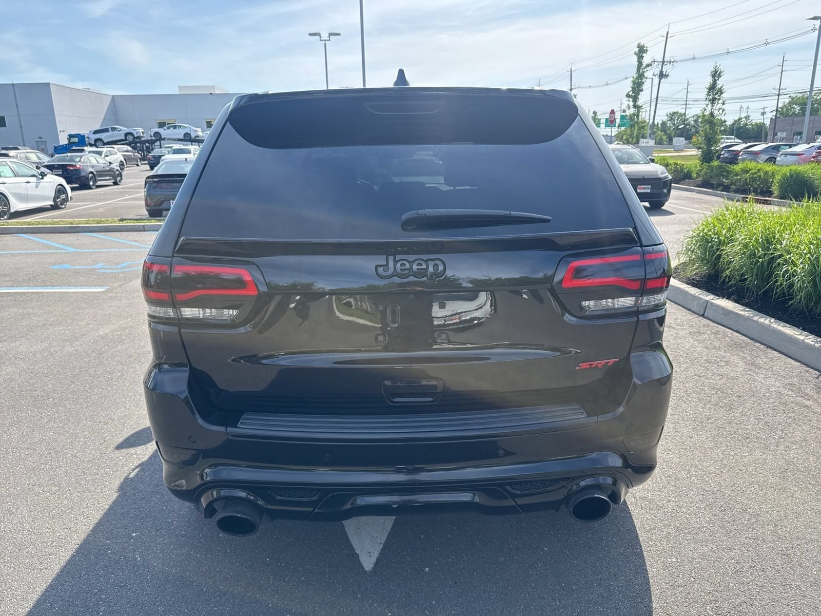 Thumbnail: 2017 Jeep Grand Cherokee - 6