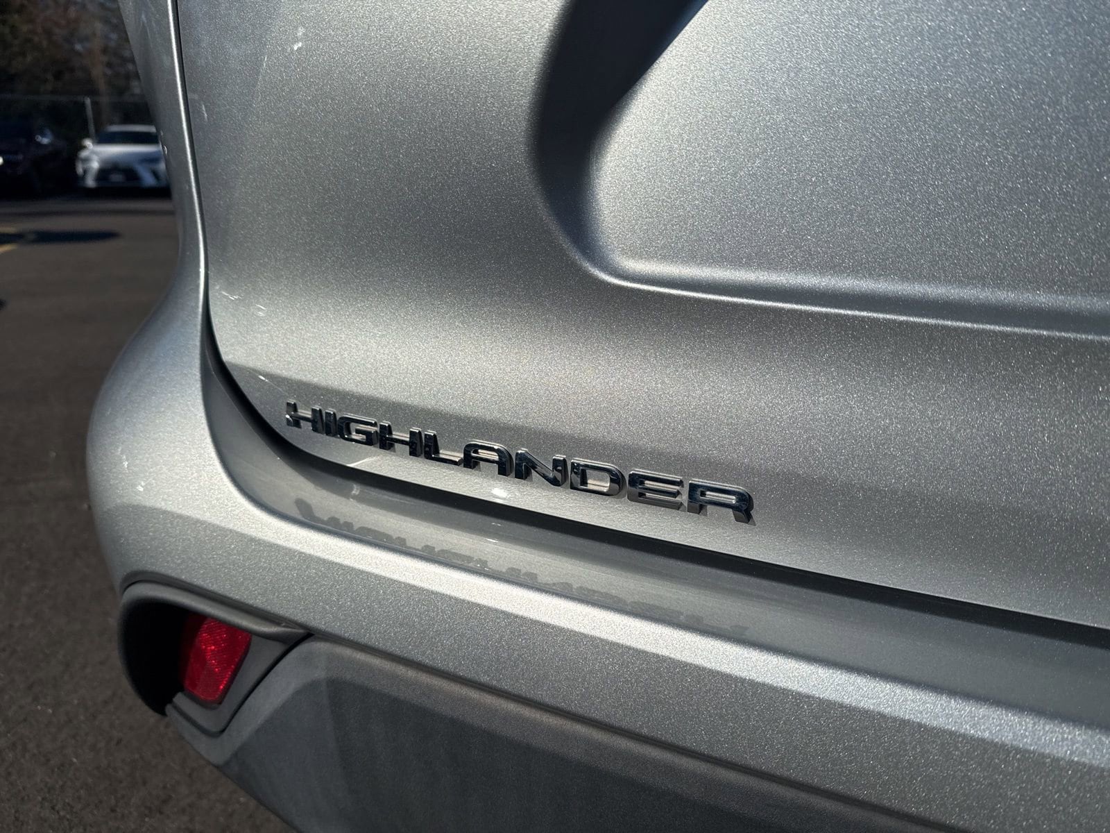 Thumbnail: 2022 Toyota Highlander - 16