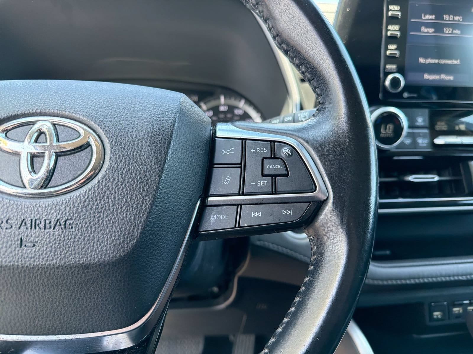 Thumbnail: 2021 Toyota Highlander - 33